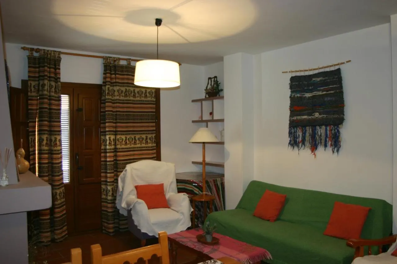 Apartamentos Y Casas Rurales Las Terrazas De La Alpujarra Bubion